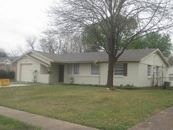 4th image of 2953 Hollandale Ln