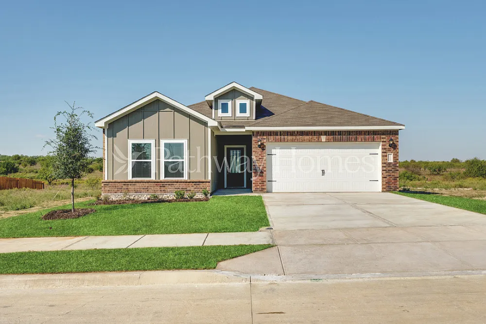 4 bed, 2.0 bath, 1674 sqft, $2,495 — Photo 2