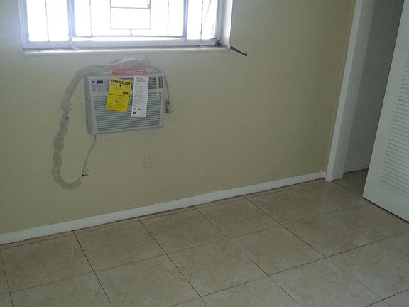 5th image of 1200 NE 151st St