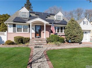 68 Ontario Ave, Plainview, NY 11803