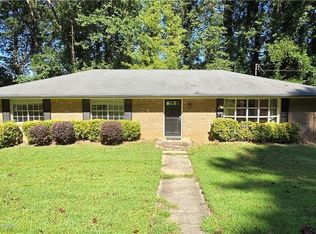 1228 Woodleigh Rd SW, Marietta, GA 30008