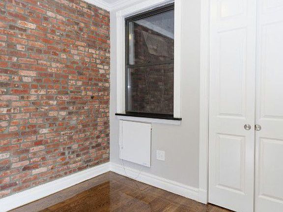 3rd image of 136 Orchard St APT 6