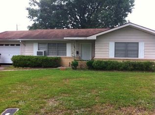 312 30th St, Nederland, TX 77627
