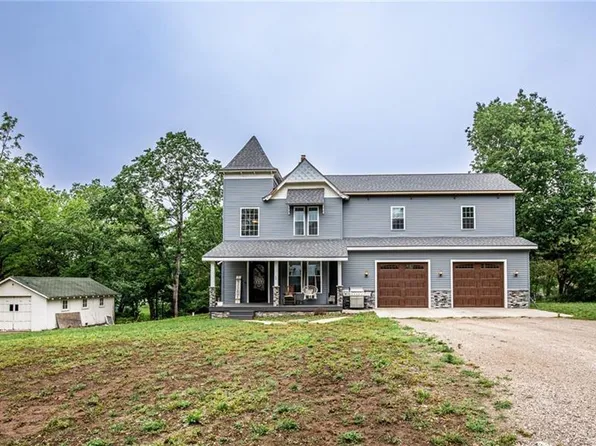 618 Walnut St, Mound City, KS 66056