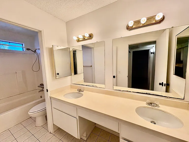 8505 Columbus Ave #106 — Photo 19