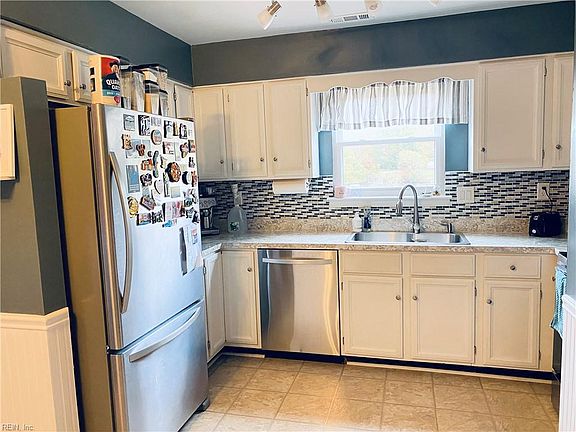 5th image of 5100 Esher Ct