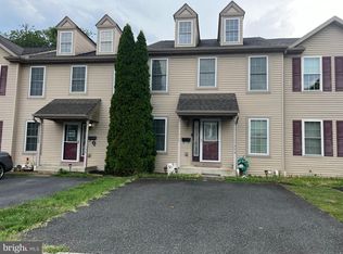 324 Saint Nicholas St, Reading, PA 19607