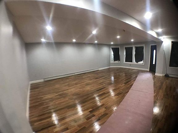 3rd image of 3649 Olinville Ave