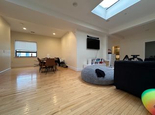 1032 Commonwealth Ave UNIT 2A, Brookline, MA 02446