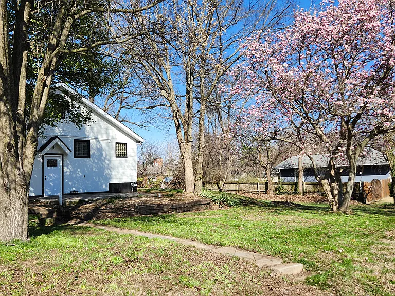 1115 Reale Ave — Photo 23