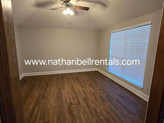 3rd image of 3910 Shannon Dr