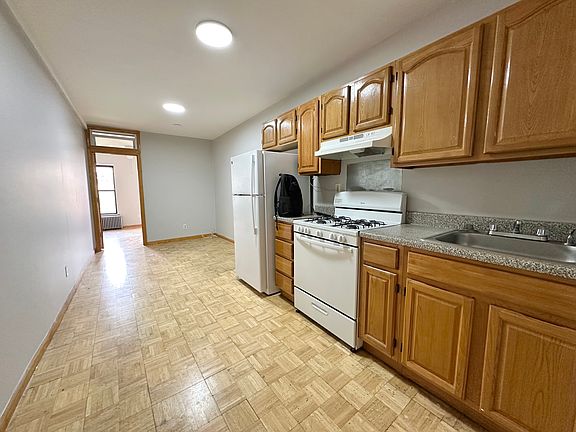 5th image of 696 Sackett St APT 4L