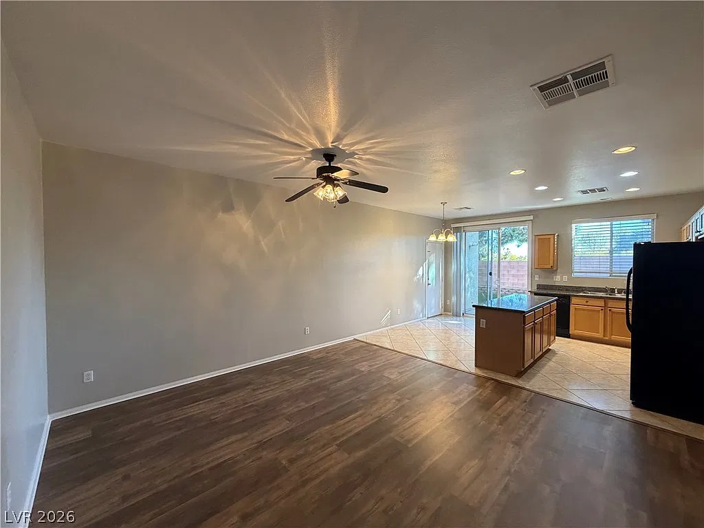 3 bed, 2.5 bath, 1568 sqft, $1,850 — Photo 4