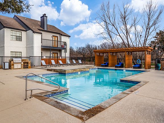 2nd image of 5800 Northwest Dr #264