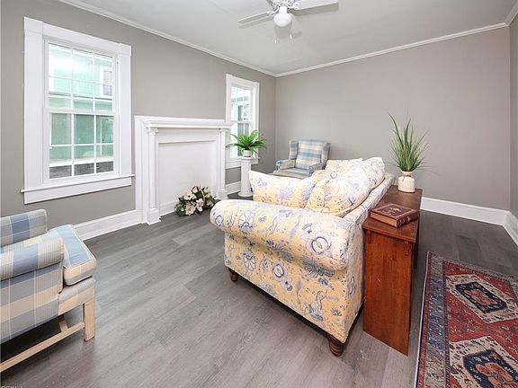 3rd image of 301 Shepard St
