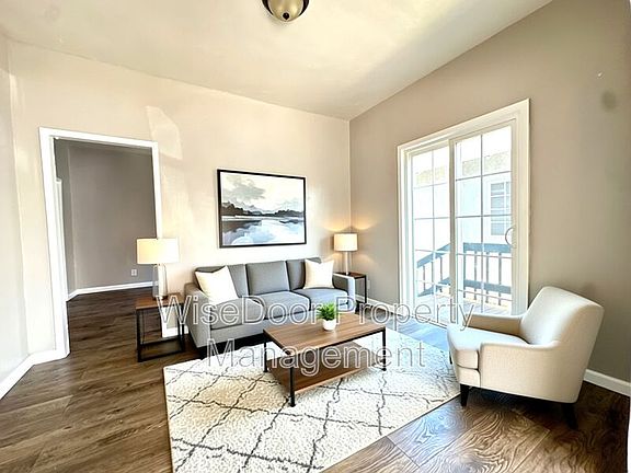 2nd image of 155 W 43rd St #155