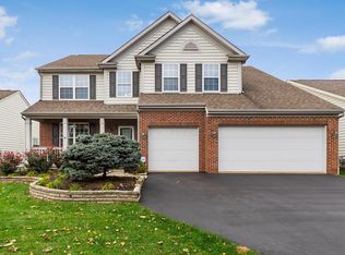990 Carnoustie Cir, Grove City, OH 43123