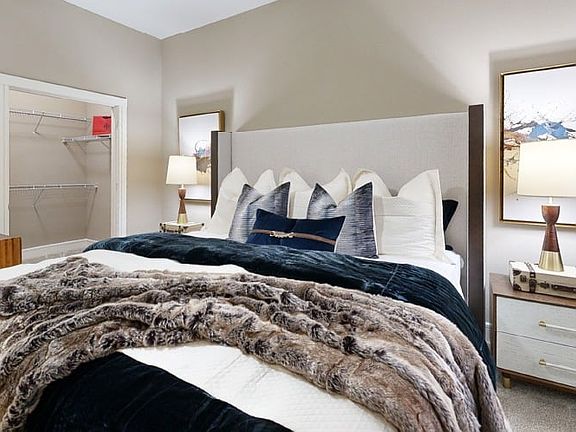 4th image of 1001 Lake Carolyn Pkwy #211