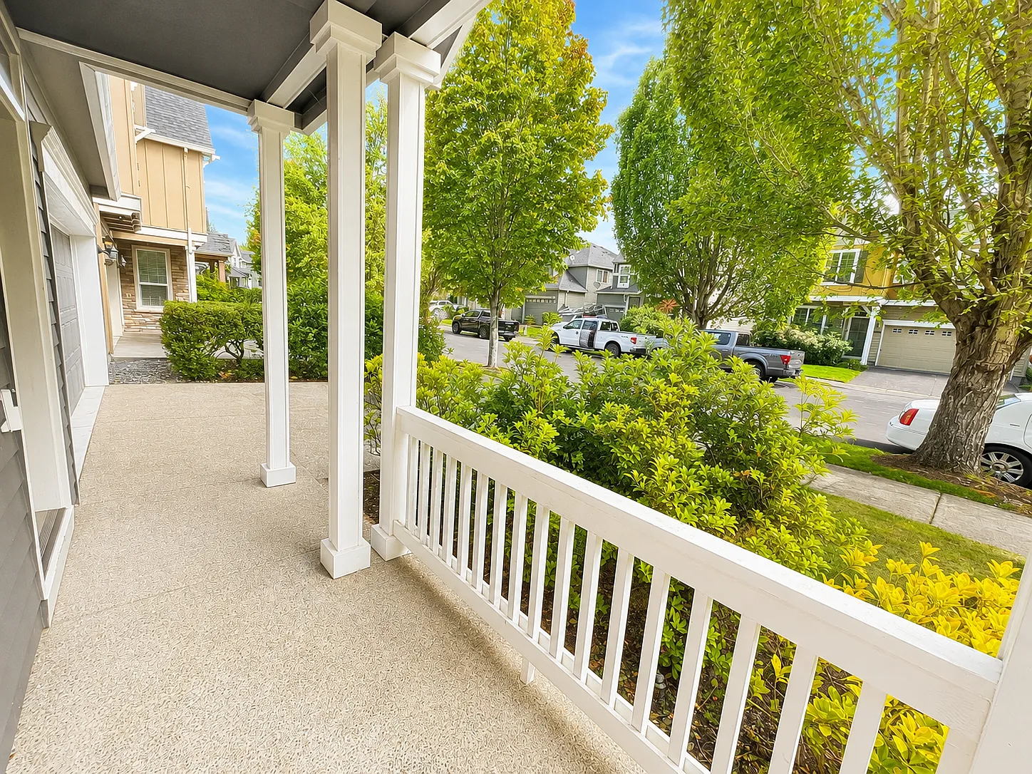 3 bed, 2.5 bath, 1696 sqft, $2,450 — Photo 2
