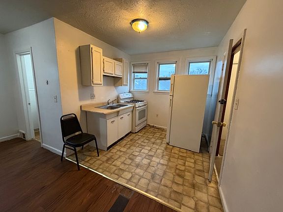 5th image of 4889 Turney Rd #1