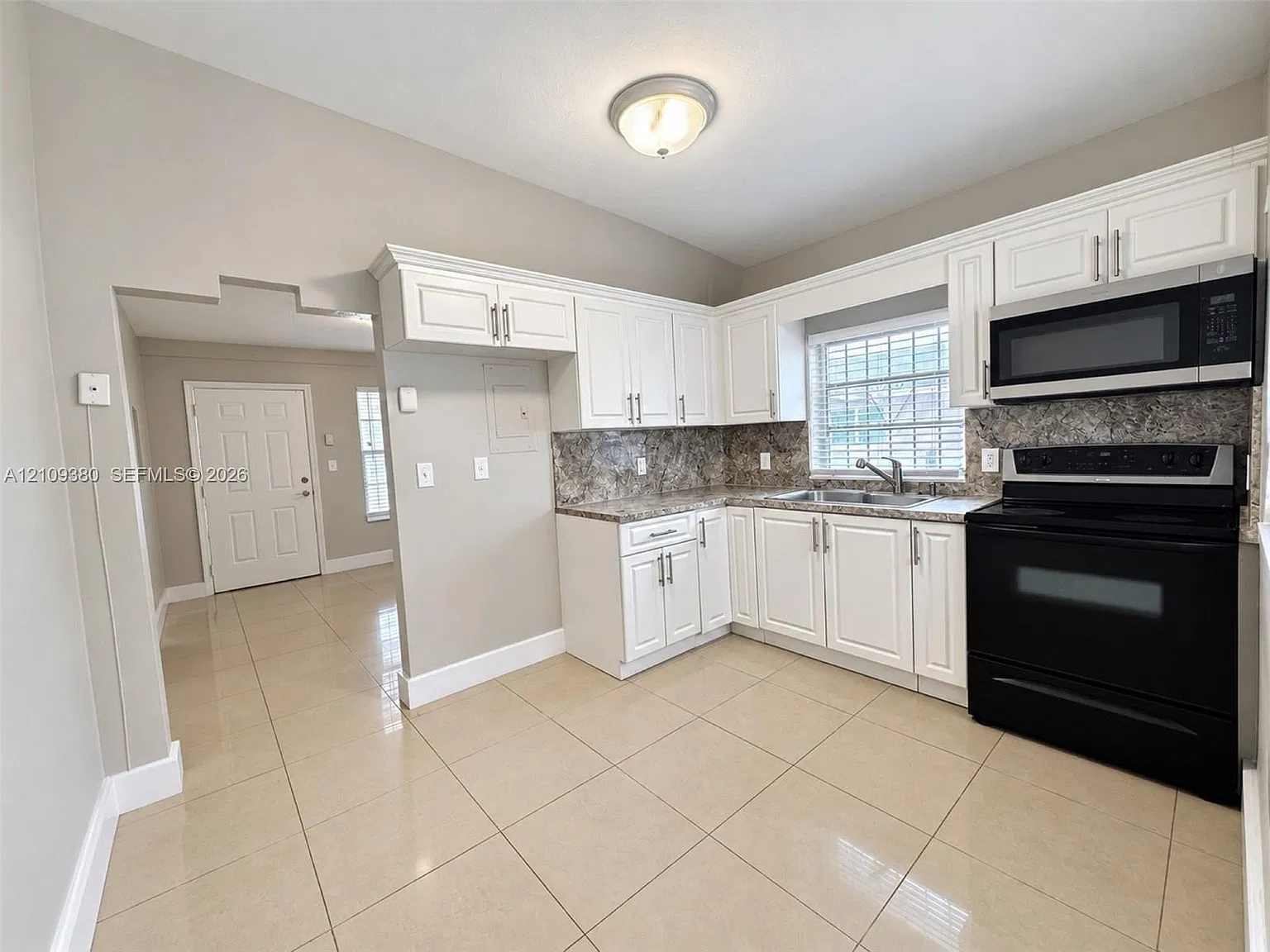 Stephen Manor — Photo 2
