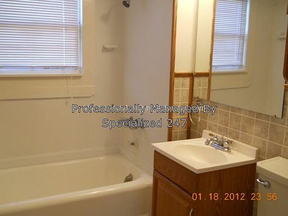5th image of 5704 White Settlement Rd APT A