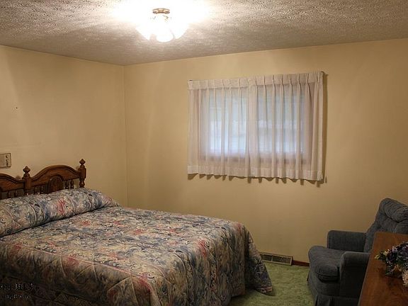 5th image of 293 Dallas Ave