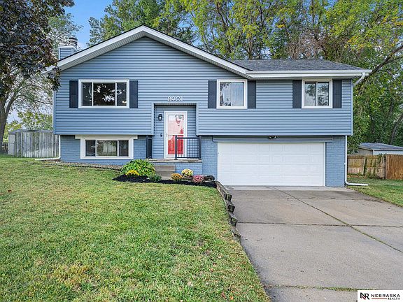 4th image of 8901 Honey Locust Dr