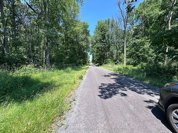 4th image of 358 Townline Rd