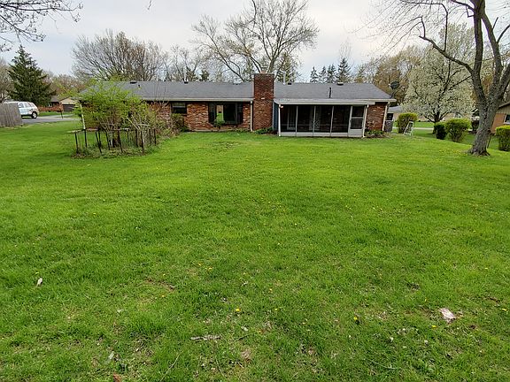 5th image of 9718 Ariadne Trl