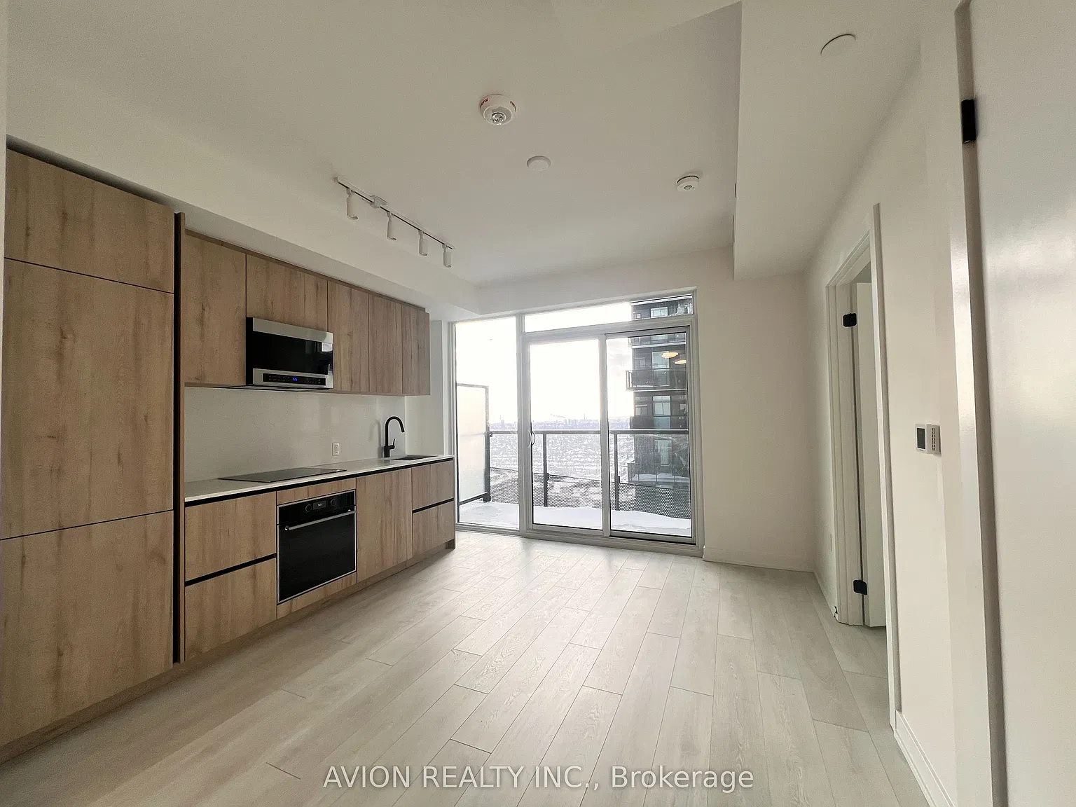 1 bed, $2,050 — Photo 4