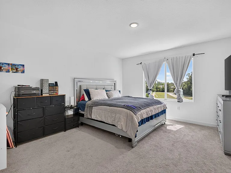 608 NE Waters Edge Ln — Photo 18