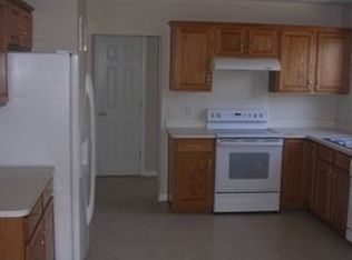 418 Wolverine Ct, Charlotte, NC 28213