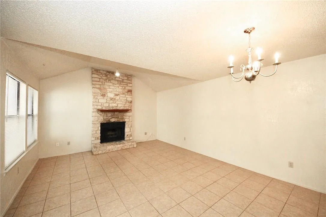 2 bed, 1.5 bath, 800 sqft, $1,495 — Photo 3