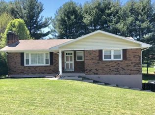 384 Lynnwood Dr, Bristol, VA 24201