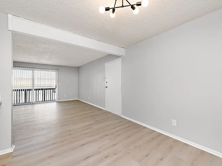 Meadowood Apartments — Photo 13