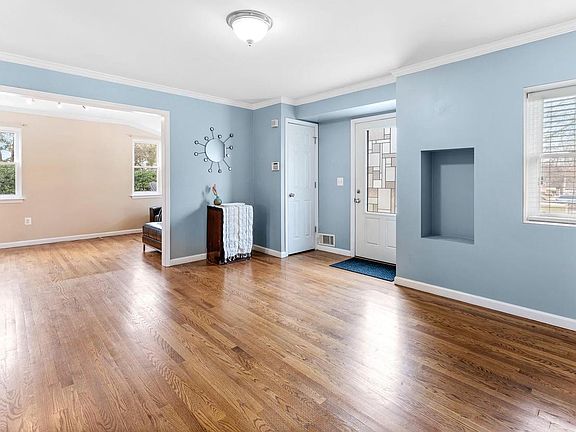 2nd image of 1701 Gruenther Ave