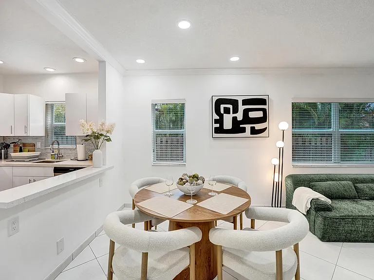 1450 N Riverside Dr #103 — Photo 26