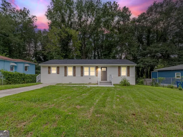 2811 Mango Cir NW, Atlanta, GA 30318