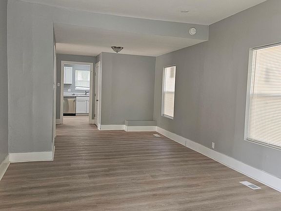 3rd image of 3001 E 19th St