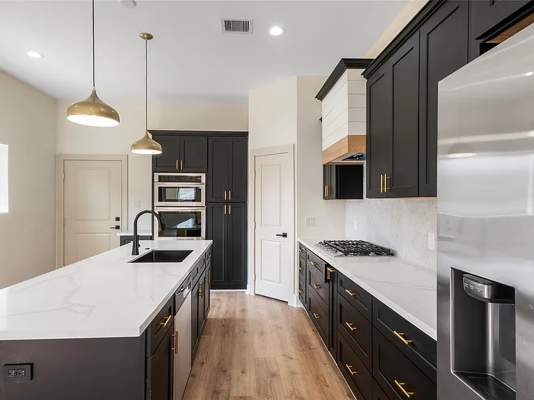 1113 Danube St — Photo 5