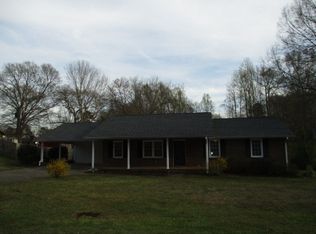 230 Oakmont Dr, Boiling Springs, SC 29316