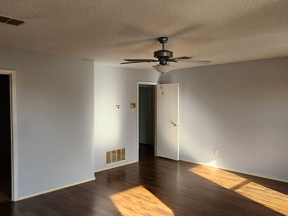 3rd image of 1134 Mazourka Dr