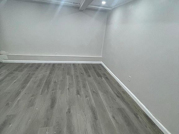 4th image of 171 Hillsboro Ave