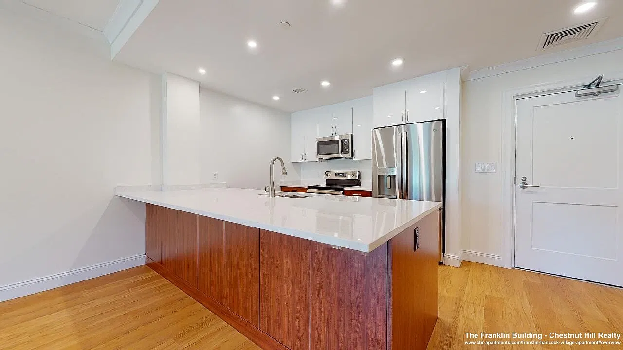 2 bed, 2.5 bath, 1377 sqft, $5,490 — Photo 2