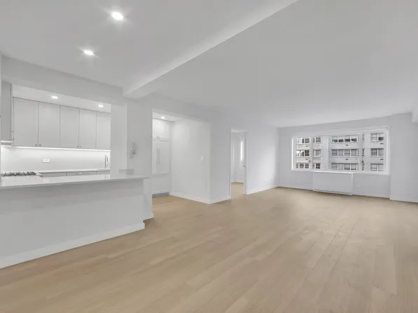 165 East 66th Street image 1 of 17