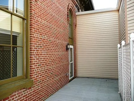 Apartment 203 Offers a Balcony - 50 W High St #203