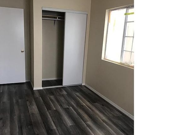 3rd image of 958 W Vernon Ave
