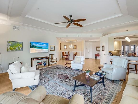 4th image of 1895 Les Chateaux BLVD #302