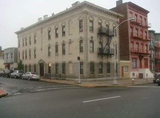 817 10th St #104, Union City, NJ 07087